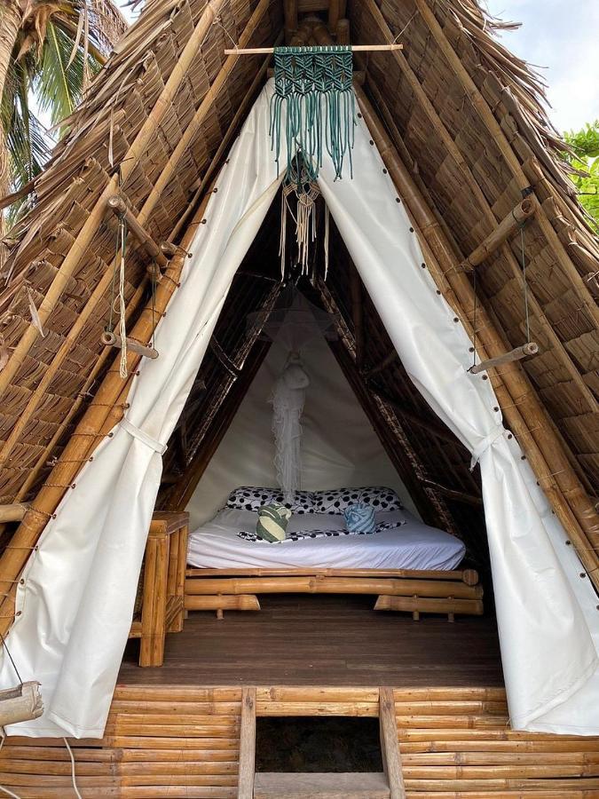 Georgia'S Neverland Hostel Logon Luaran gambar