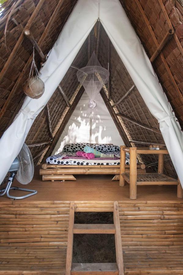 Georgia'S Neverland Hostel Logon Luaran gambar