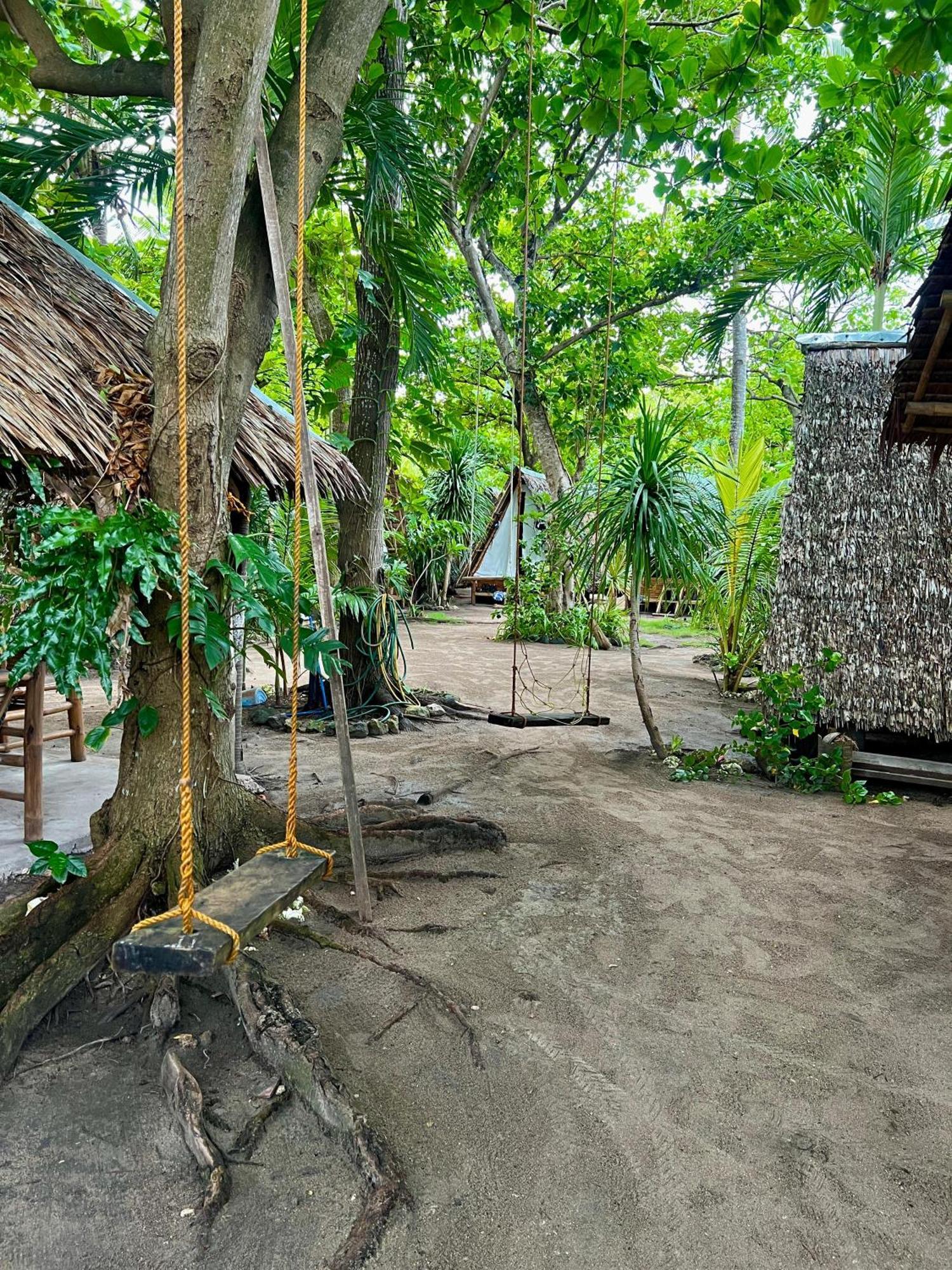 Georgia'S Neverland Hostel Logon Luaran gambar